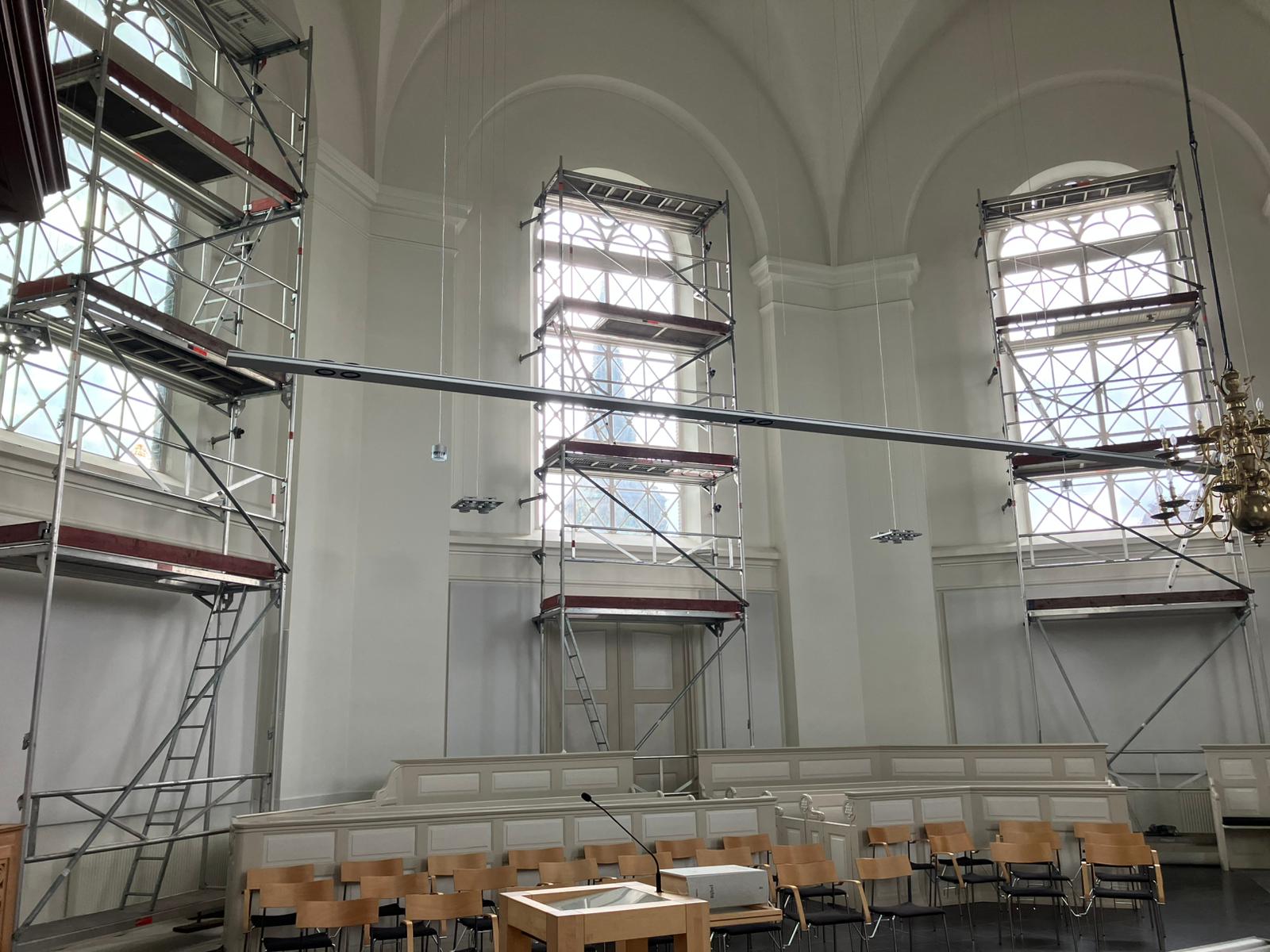 Protestantse kerk in de steigers