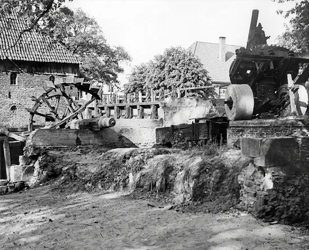 Geschiedenis: De oliemolen is de kolk in gespoeld